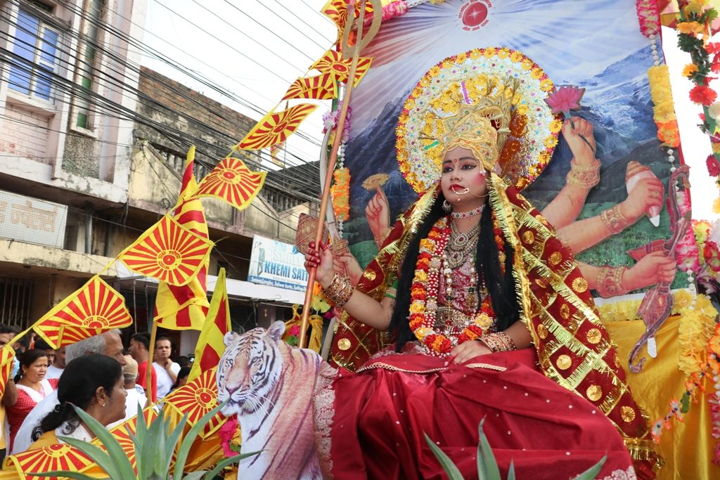 विशाल रथयात्रा में ब्रह्माकुमारीज वीरगंज हुए सामिल